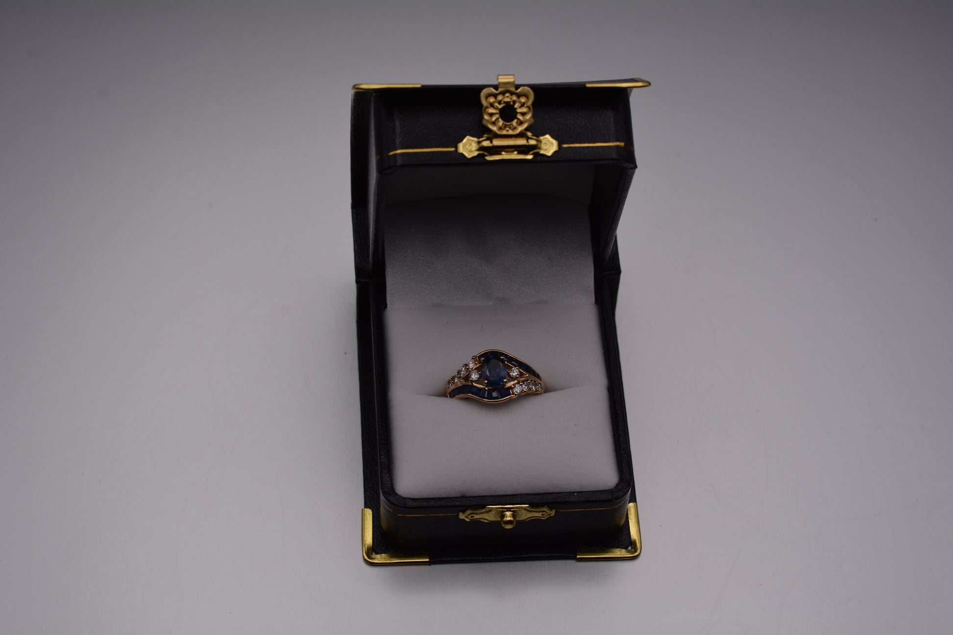 Vintage Yellow Gold Sapphire and Diamond Ring