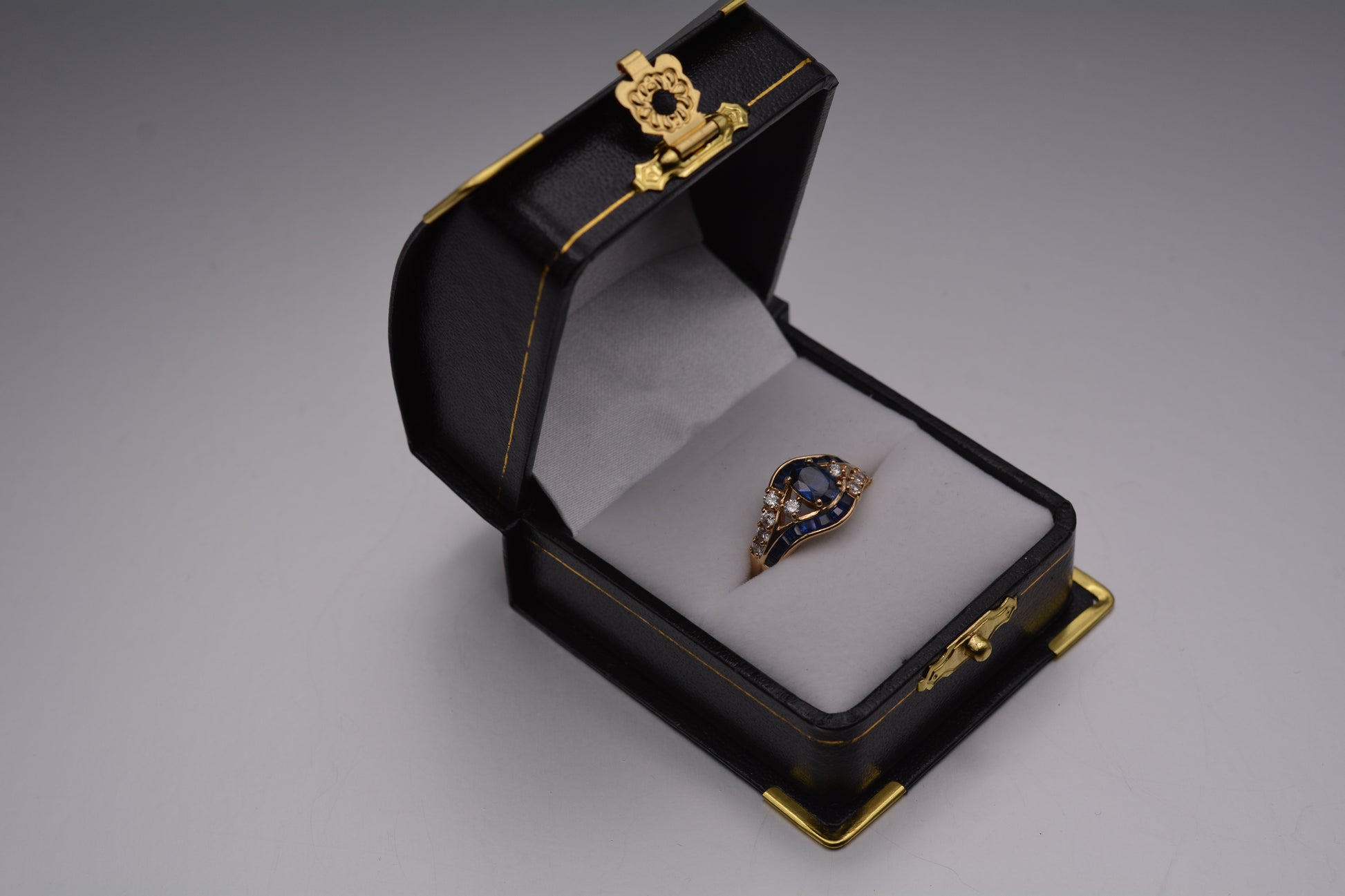 Vintage Yellow Gold Sapphire and Diamond Ring